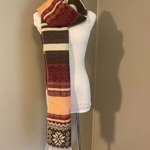 NWT Unisex Lava Brown and Cream Knit Scarf